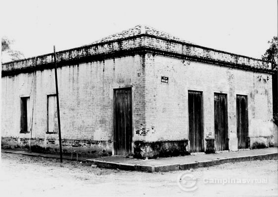 Residência e casa comercial de secos e molhados do Tavares, distrito de Joaquim Egídio por volta de 1900, Campinas - SP