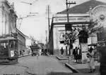 Bonde no centro de Campinas em 1928, a direita o Cine República