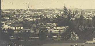 Vista aéra da região central à partir da Praça Imprensa Fluminense (atual Centro de Convivência) em 1880