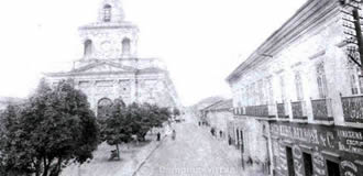Largo da Catedral e ista da Rua Treze de Maio em 1895